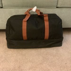 NWOT! Weekender bag with shoe compartment